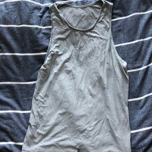 Small men’s Lululemon tank